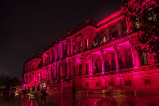 Çırağan Sarayı Pembe Oldu